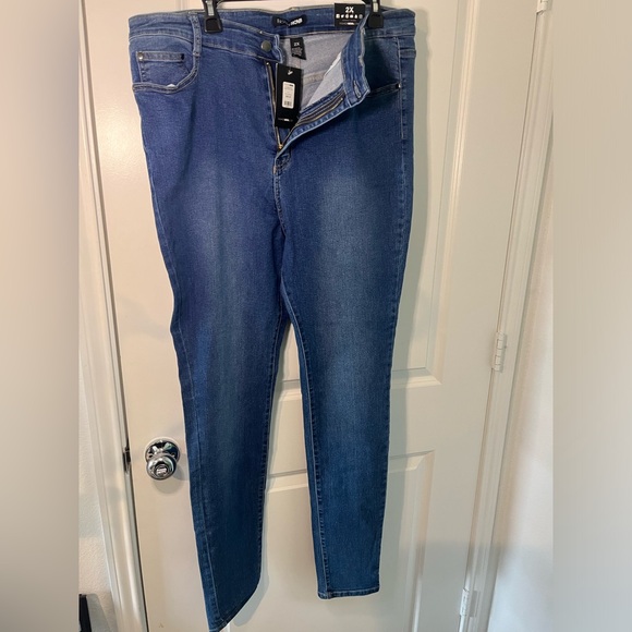 Fashion Nova Plus High Waisted Skinny Jeans Blue Washed Stretch NWT Sz 2X Jeans - Picture 3 of 15